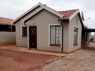 3 Bed House For Rent Mahube Valley Moot