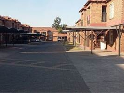 2 Bed Apartment in Waterval East, Rustenburg - Rustenburg