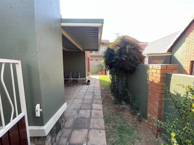 2 Bed House For Rent Olympus AH Pretoria