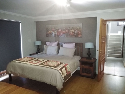 3 bedroom house to rent in Clovelly (Cape Town)