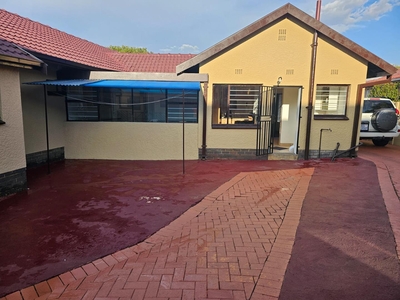 4 Bed House For Rent Robertsham JHB South