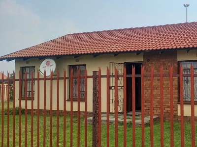 4 Bedroom House For Sale in Embalenhle