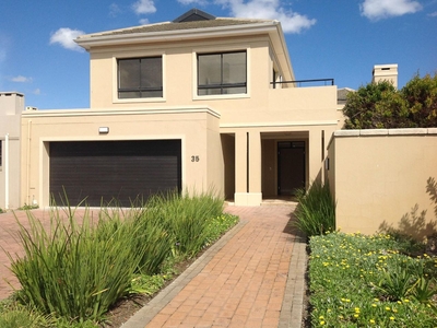 4 Bedroom House To Let in Sunset Links