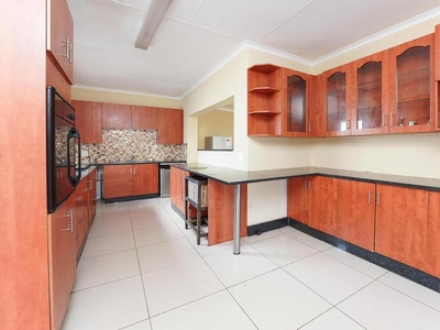 5 Bed House For Rent Norscot Sandton