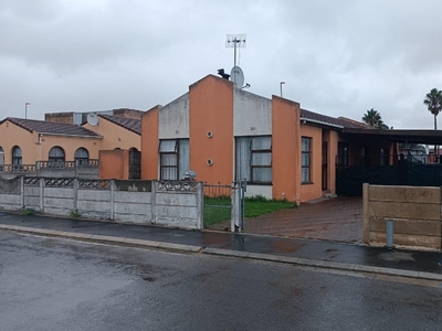 Standard Bank EasySell 4 Bedroom House for Sale in Greenfiel
