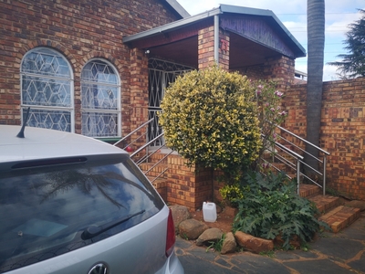 3 Bed House For Rent Bezuidenhout Valley Johannesburg