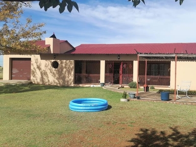 6 Bedroom smallholding for sale in Martindale, Bloemfontein