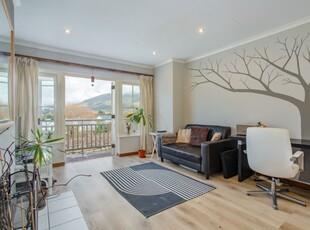2 bedroom apartment to rent in Franschhoek