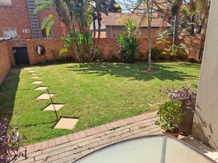 2 Bedroom Townhouse To Let in Eco Park Estate