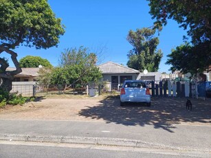 3 Bedroom House For Sale in Matroosfontein