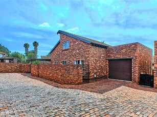 1 Bed Townhouse in Weltevreden Park