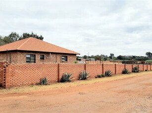 1 ha Farm in Kameeldrift East