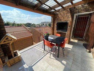 3 Bed Townhouse in Kloofendal
