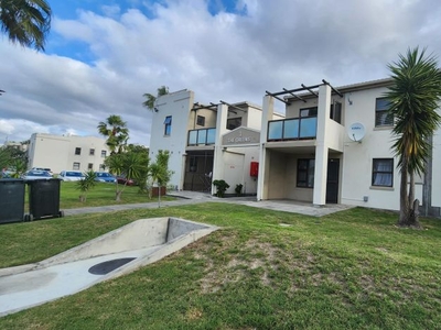 2 Bedroom apartment to rent in Golf Course, Parow