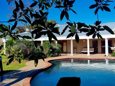 3 Bedroom house to rent in Constantia, Cape Town