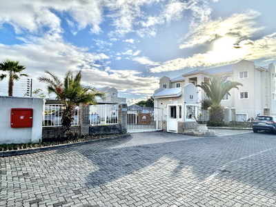 Beautiful Townhouse for Sale at Coralwood