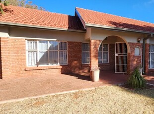 4 Bedroom Freestanding For Sale in Kathu