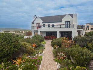 6 Bed House in Cape St Martin