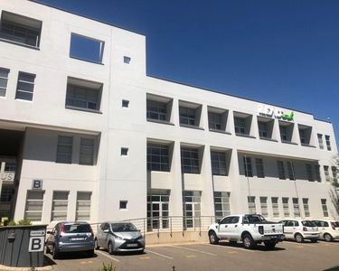 304m² Office To Let in Block B, Persequor