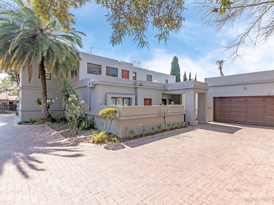5 Bedroom Freehold For Sale in Fourways Gardens