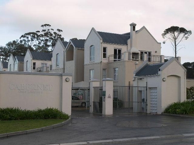Apartment For Rent In Onder Papegaaiberg, Stellenbosch