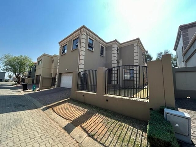 House For Sale In Bassonia Rock, Johannesburg