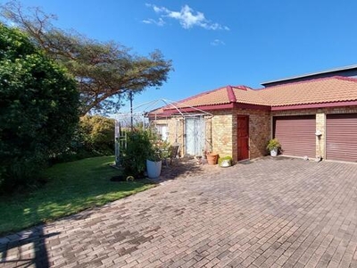 House For Sale In Honeydew, Roodepoort