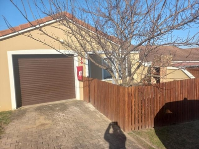 Townhouse For Rent In Oatlands North, Grahamstown
