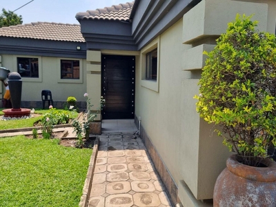 3 Bedroom House for sale in Nkowankowa