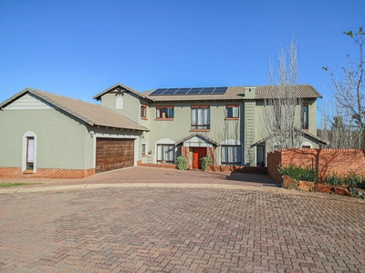 5 Bedroom House For Sale in Rietvlei Ridge Country Estate