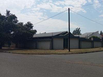 Standard Bank EasySell 2 Bedroom House for Sale in Bosmont -