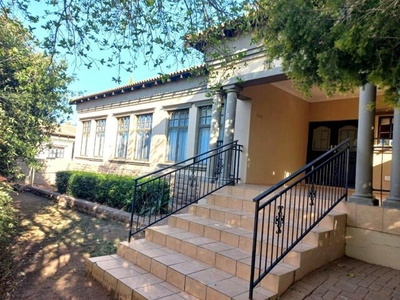 Townhouse For Rent In Pentagon Park, Bloemfontein