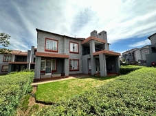 3 Bedroom Townhouse For Sale in Castleview