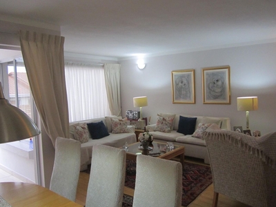 3 Bedroom Apartment For Sale in Bedford Gardens