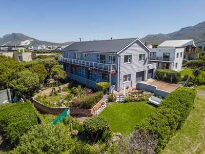5 Bedroom House For Sale in Bettys Bay