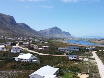 891 m² Land available in Bettys Bay