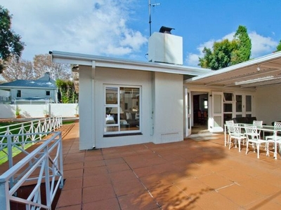 3 Bedroom House For Sale in Parktown North