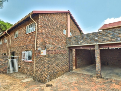 4 Bedroom Duplex Sold in Garsfontein