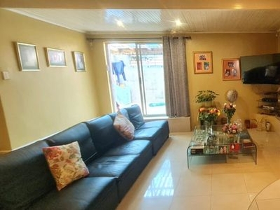 4 Bedroom House For Sale in Belhar