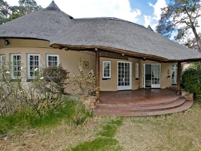 4 Bedroom House For Sale in Craighall Park
