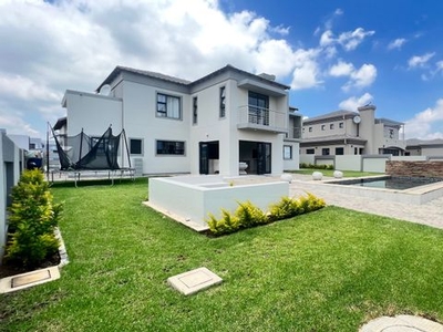 5 Bedroom House For Sale in Six Fountains Estate
