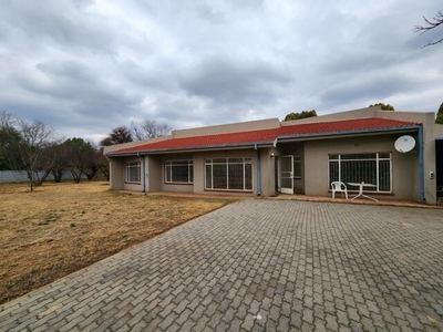 House For Sale In Three Rivers East, Vereeniging