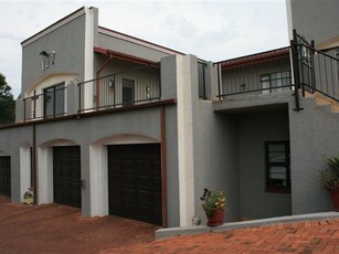 5 Bed House in Kloofendal