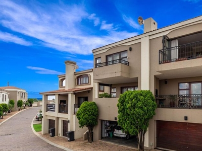 3 Bedroom townhouse - sectional for sale in Northcliff, Randburg