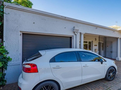 3 Bedroom house for sale in Wynberg Upper, Cape Town