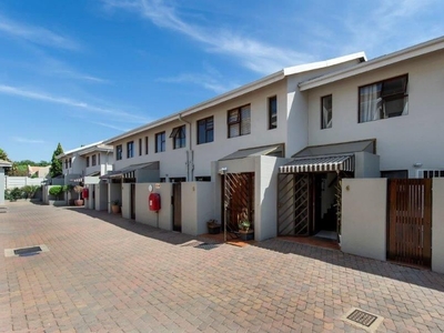 3 Bedroom Townhouse For Sale in Bedford Gardens