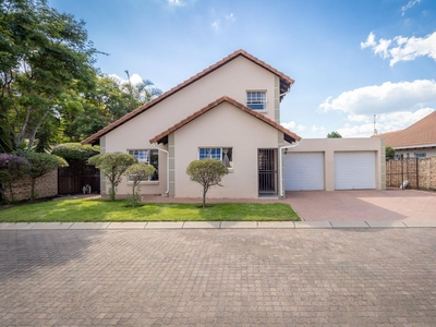 4 Bedroom House For Sale in Fourways