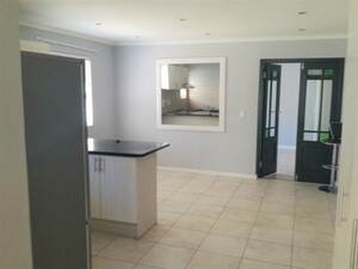 2 Bed Apartment in Rondebosch - Cape Town