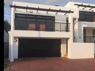 5 Bedroom house to rent in Bloubergstrand