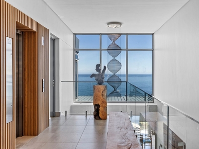 7 Bedroom Freehold For Sale in Camps Bay